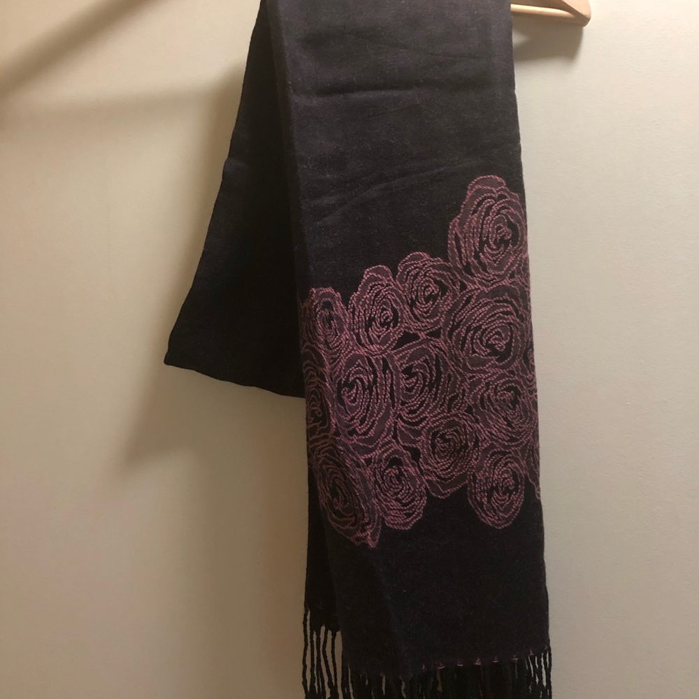 Scarf - Picture 3 of 6